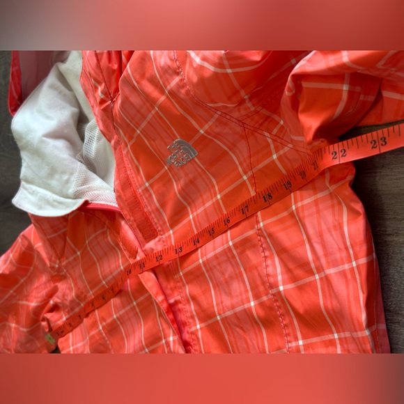 The North Face Rain Jacket - Resolve Plaid Hyvent - Size Medium - Picture 9 of 12